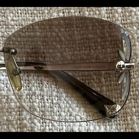 Louis Vuitton Lily Teardrop Sunglasses Z0308U 100% Authentic - Picture 9 of 16